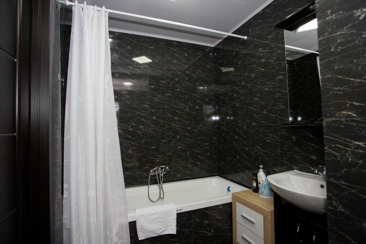 Apartament Curat Si Confortabil Str. Ismail 86 In Centrul Chisinaului Apartment Bagian luar foto